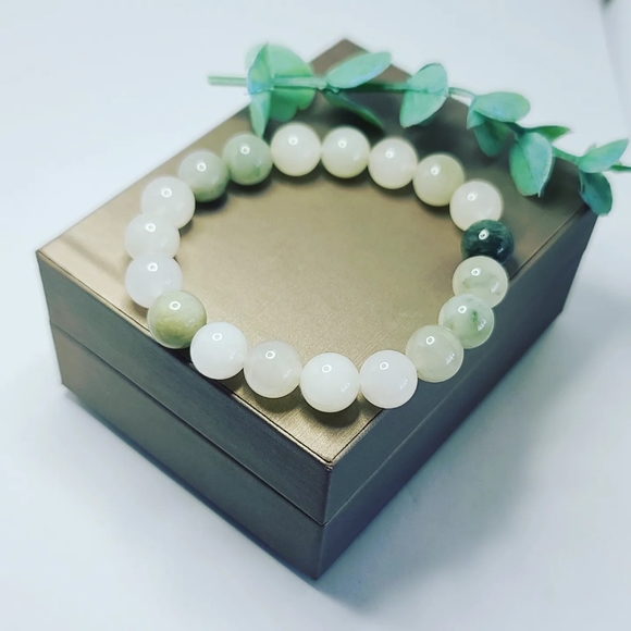 White Jade bracelet - Picture 4 of 4